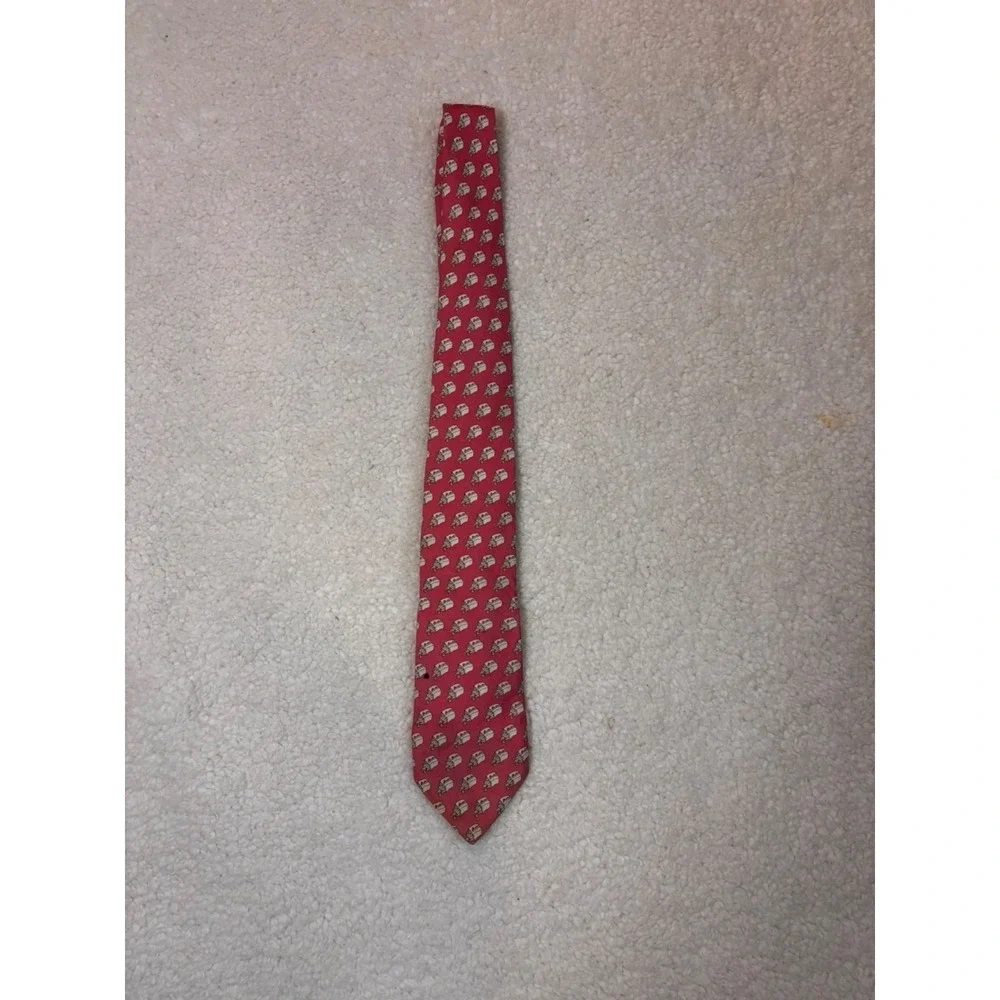 Vineyard Vines crafted discerning